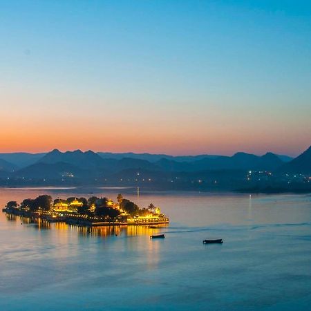 The Hostel Crawl Удайпур Екстер'єр фото